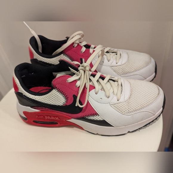 Nike Women Air Max Sneakers - White, Black, and Pink Size 7 - Picture 2 of 5